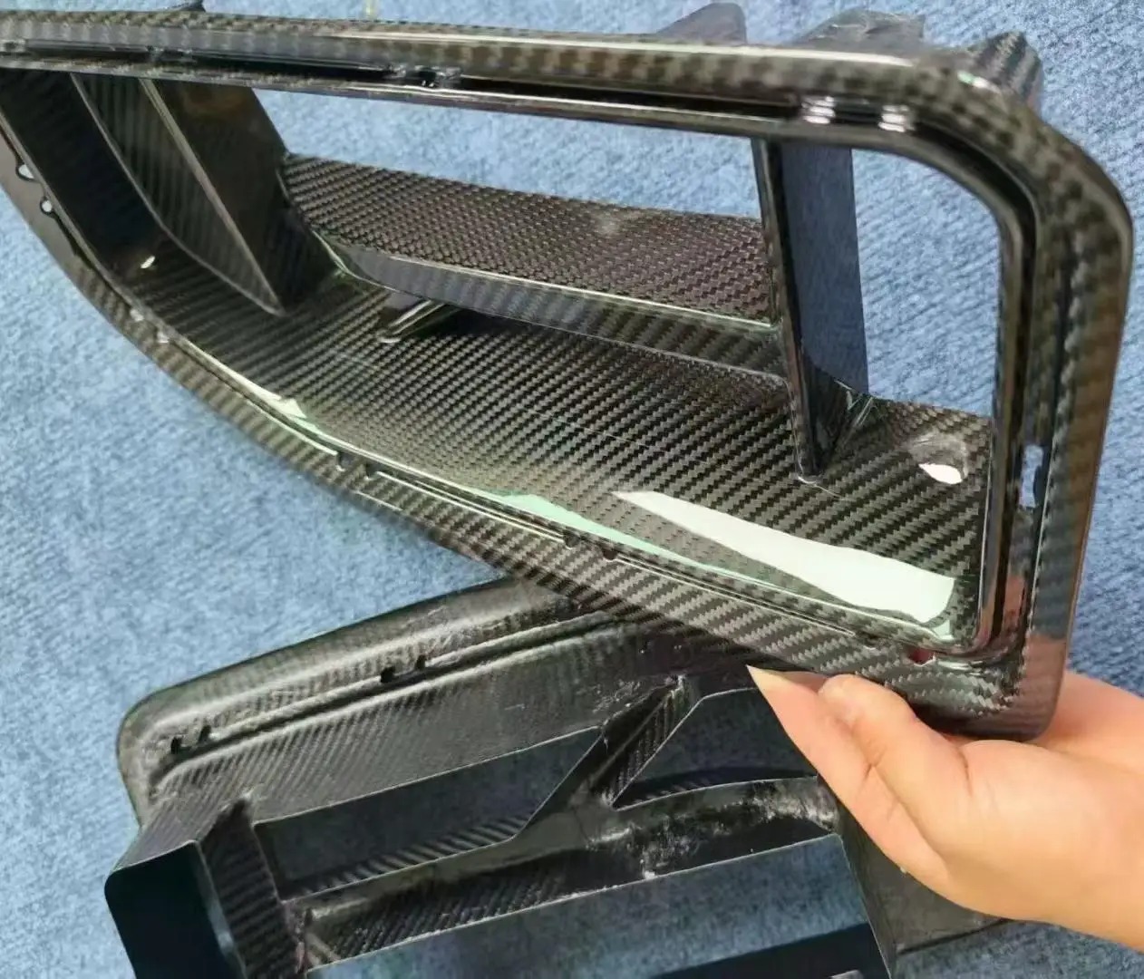 Dry Carbon Fiber CS Grille for M2 High Quality Fast Delivery Whole Sale Price Body Kit for G87